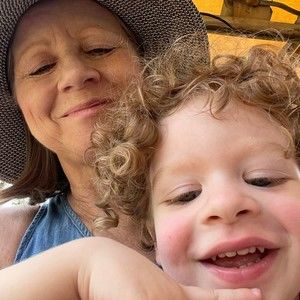 Meet your Posher, Debbie